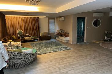 Corner Below Market iD Renovated Link at Ampang