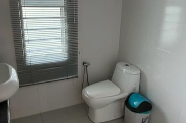 Corner Below Market iD Renovated Link at Ampang