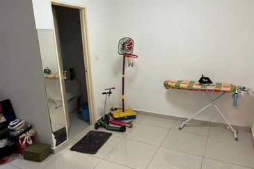 Corner Below Market iD Renovated Link at Ampang