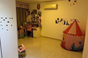 Corner Below Market iD Renovated Link at Ampang