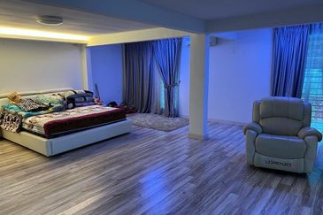 Corner Below Market iD Renovated Link at Ampang