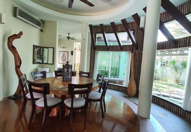 Corner Bungalow Private Pool at Kemensah Heights