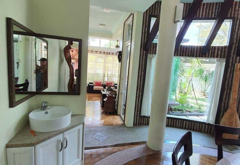 Corner Bungalow Private Pool at Kemensah Heights