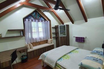 Corner Bungalow Private Pool at Kemensah Heights