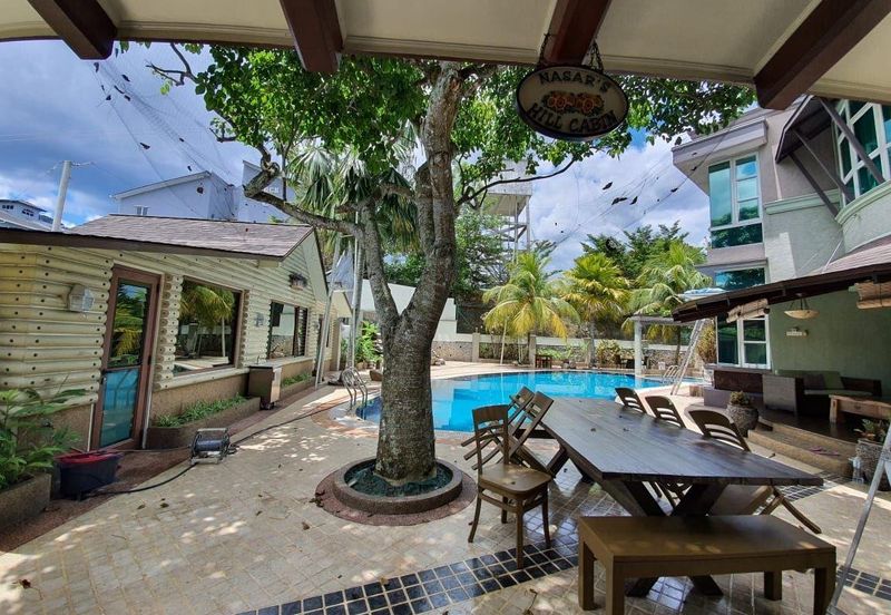 Corner Bungalow Private Pool at Kemensah Heights