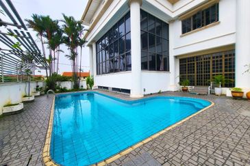 3 Storey Bungalow 10,600sf Land @ Bangsar Baru