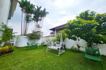 3 Storey Bungalow 10,600sf Land @ Bangsar Baru