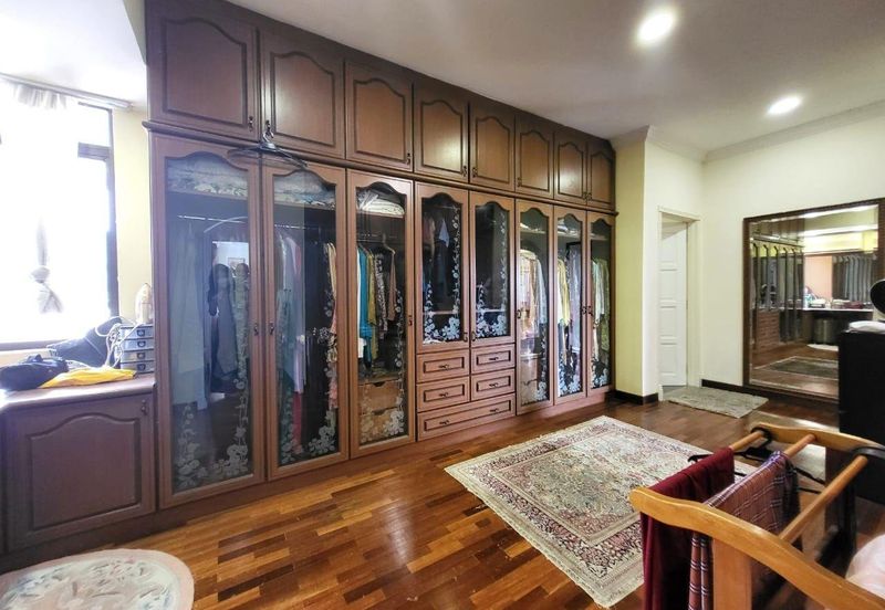 3 Storey Bungalow 10,600sf Land @ Bangsar Baru