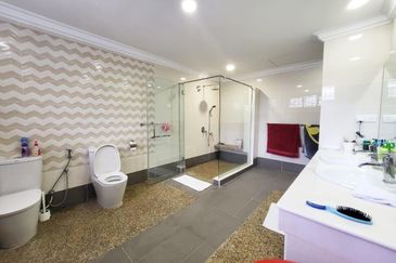 3 Storey Bungalow 10,600sf Land @ Bangsar Baru