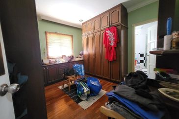 3 Storey Bungalow 10,600sf Land @ Bangsar Baru