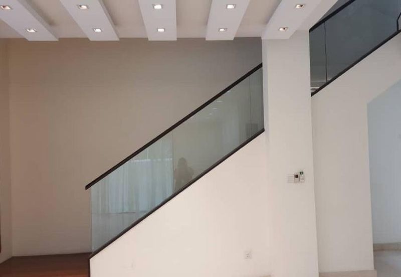 Courtyard 3 Storey @ Duta Tropika Publika Dutamas