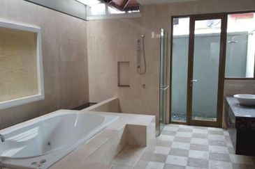 Courtyard 3 Storey @ Duta Tropika Publika Dutamas