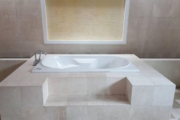 Courtyard 3 Storey @ Duta Tropika Publika Dutamas