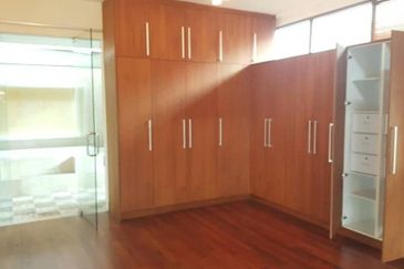 Courtyard 3 Storey @ Duta Tropika Publika Dutamas