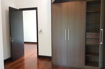 Courtyard 3 Storey @ Duta Tropika Publika Dutamas