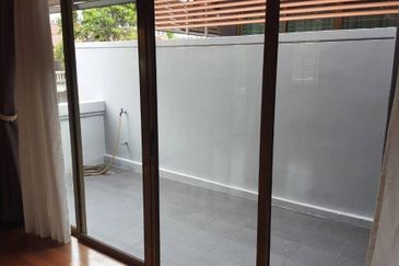 Courtyard 3 Storey @ Duta Tropika Publika Dutamas