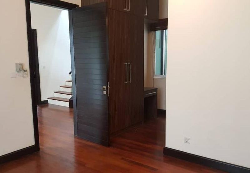 Courtyard 3 Storey @ Duta Tropika Publika Dutamas