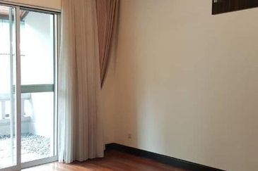 Courtyard 3 Storey @ Duta Tropika Publika Dutamas