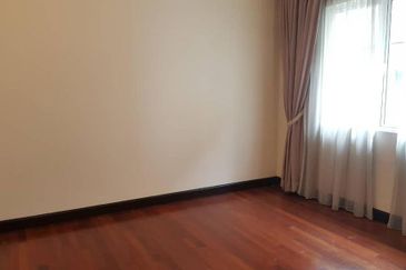 Courtyard 3 Storey @ Duta Tropika Publika Dutamas