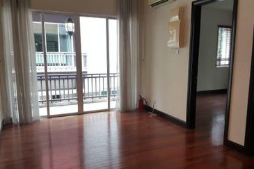 Courtyard 3 Storey @ Duta Tropika Publika Dutamas