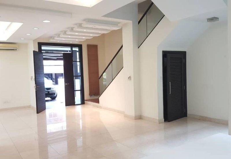 Courtyard 3 Storey @ Duta Tropika Publika Dutamas