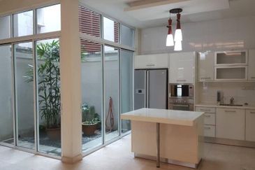 Courtyard 3 Storey @ Duta Tropika Publika Dutamas