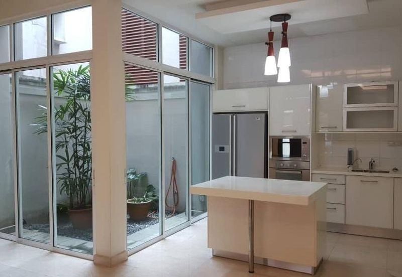 Courtyard 3 Storey @ Duta Tropika Publika Dutamas