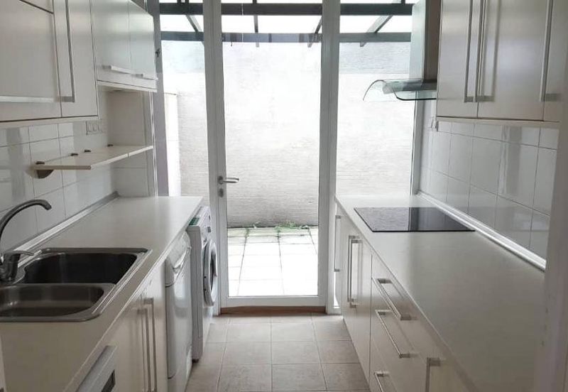 Courtyard 3 Storey @ Duta Tropika Publika Dutamas