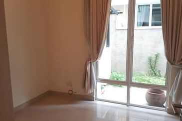 Courtyard 3 Storey @ Duta Tropika Publika Dutamas