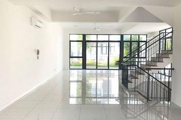 End Lot 16 Quartz 3 sty Superlink at Tmn Melawati