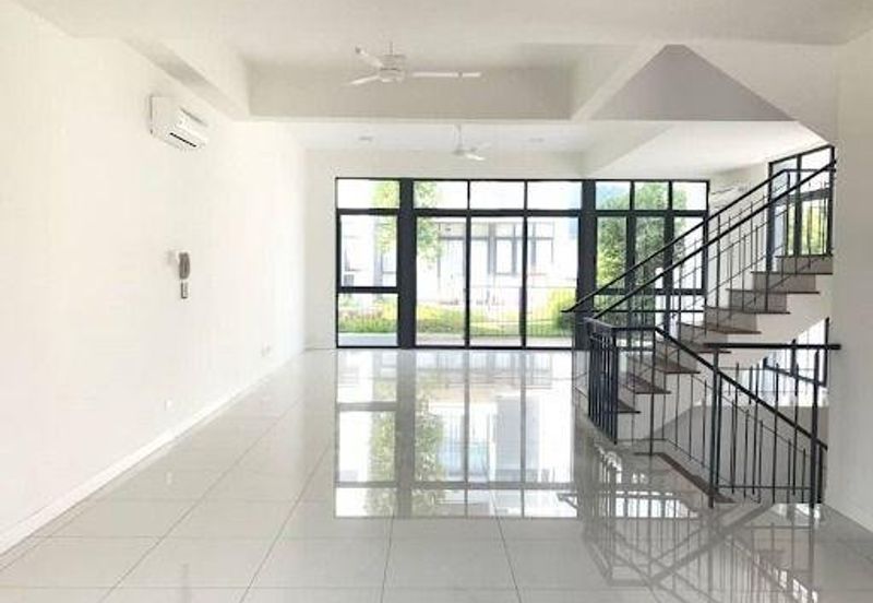 End Lot 16 Quartz 3 sty Superlink at Tmn Melawati