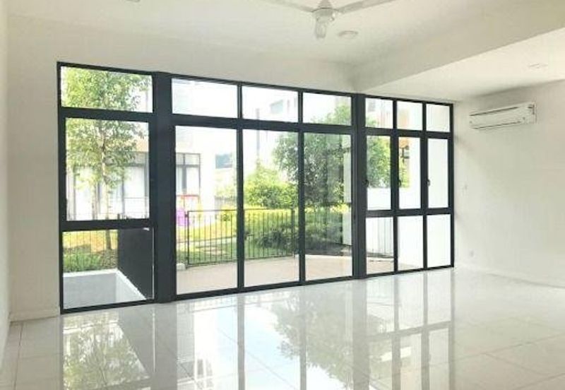 End Lot 16 Quartz 3 sty Superlink at Tmn Melawati