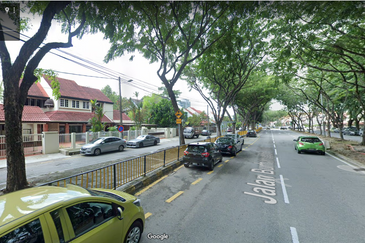 Corner 2 sty Bungalow at TTDI Taman Tun Dr Ismail