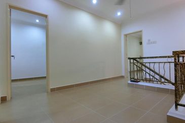 Terrace house for Sale