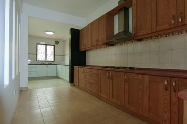 Terrace house for Sale