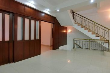 Terrace house for Sale