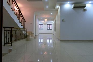 Terrace house for Sale