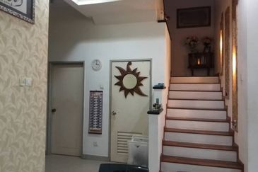 Terrace house for Sale