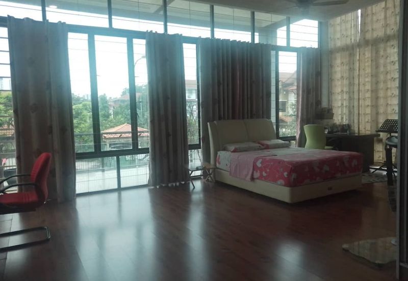 Terrace house for Sale