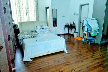 Terrace house for Sale