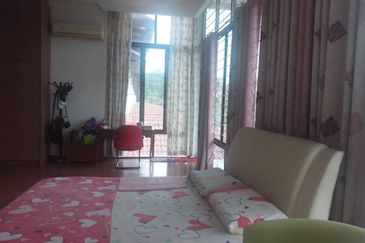 Terrace house for Sale