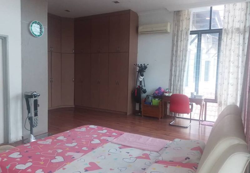 Terrace house for Sale