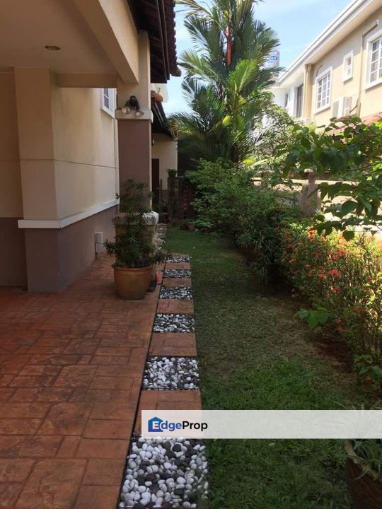 D'Villa, Selangor, Kota Damansara