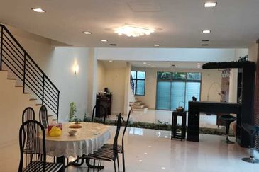 Taman Melawati End Lot 2.5 Storey Interior Renovated Terrace @ Jalan G