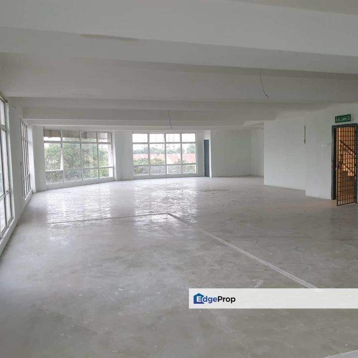 The Atmosphere Pusat Perniagaan Seri Kembangan Corner Shop Office 4 Storey, Selangor, Seri Kembangan