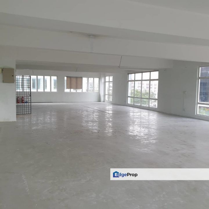 The Atmosphere Pusat Perniagaan Seri Kembangan Corner Shop Office 4 Storey, Selangor, Seri Kembangan