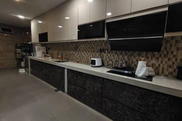 Semi D 2.5 Storey Taman Melawati Jalan K Fully Renovated