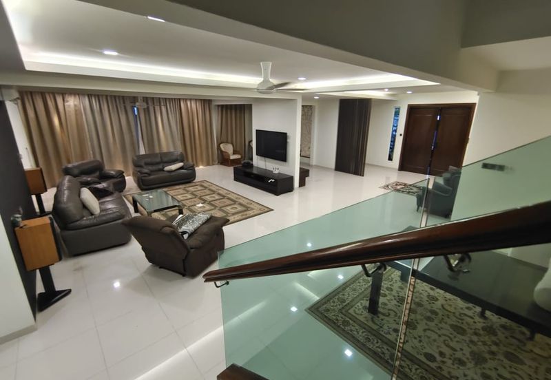 Semi D 2.5 Storey Taman Melawati Jalan K Fully Renovated