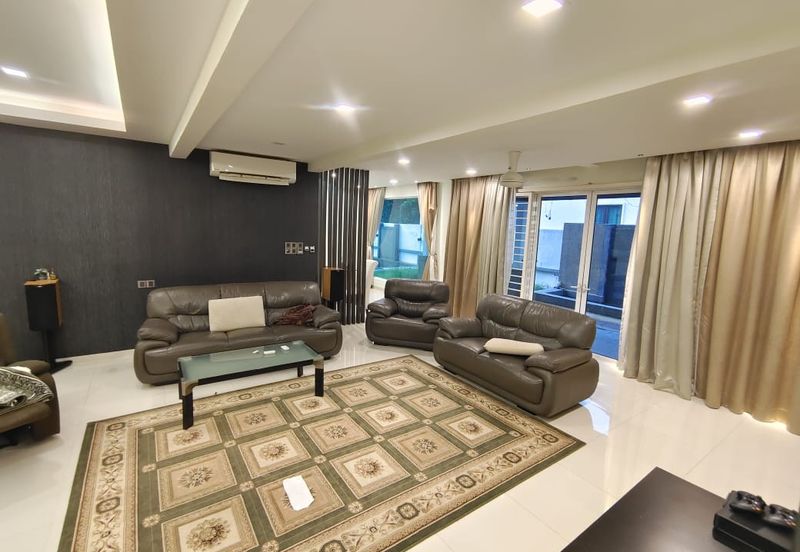 Semi D 2.5 Storey Taman Melawati Jalan K Fully Renovated