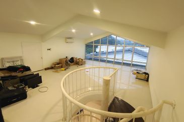 Semi D 2.5 Storey Taman Melawati Jalan K Fully Renovated